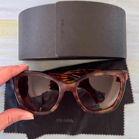 Prada Sunglasses NAK-6S1 - Picture 6 of 9